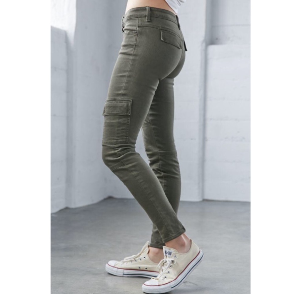 Cargo Jeans - Picture 2 of 4